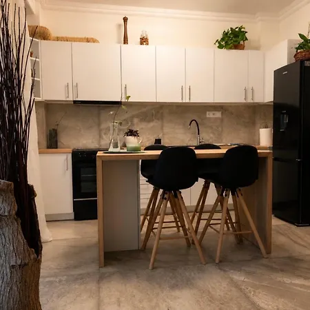 The Dell Terrace Apartment *